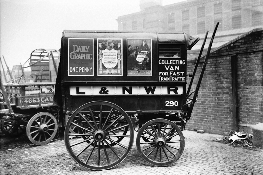 Photograph of LNWR collecting van No. 290
