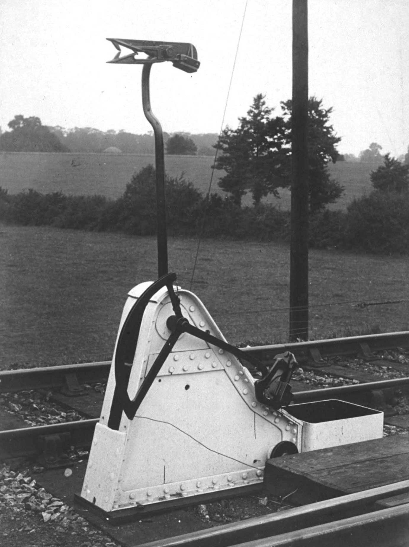 Whitaker Special 'falling man' tablet receiver Photo showing Whitaker Special 'falling man' tablet receiver